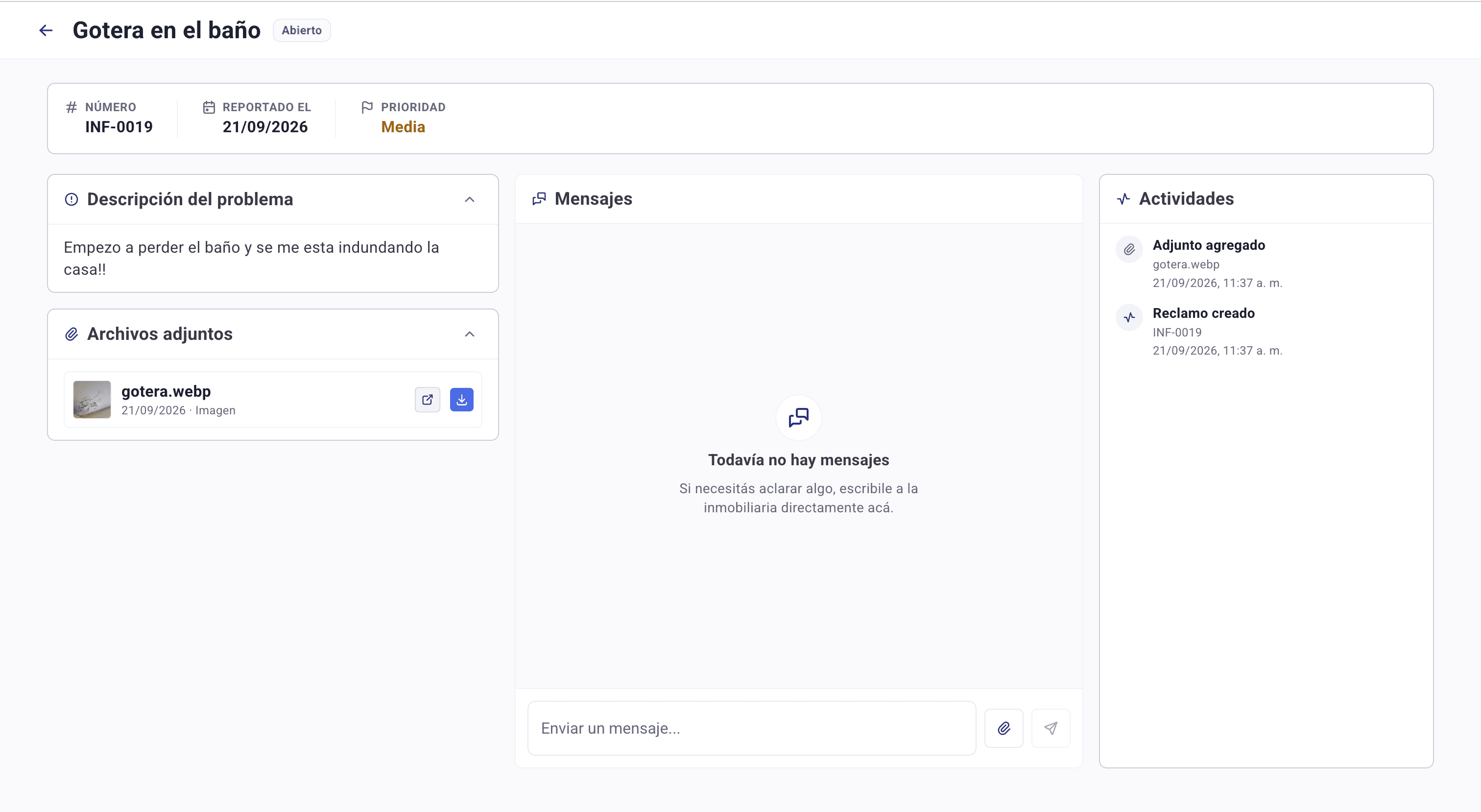 Pantalla de detalle del reclamo con la descripción y los adjuntos a la izquierda, los mensajes en el centro y las actividades a la derecha